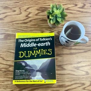 5/$10 📚 The Origins of Tolkien’s Middle-earth for Dummies | Paperback book